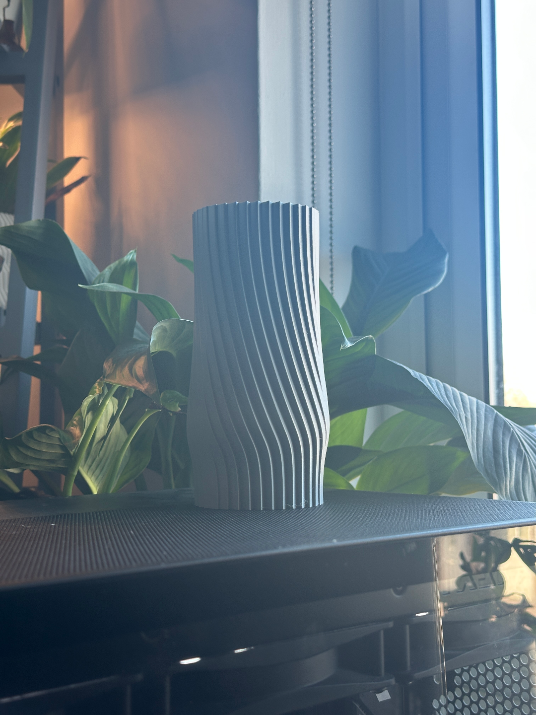 Japandi Style Modern Vase, Contemporary Twist Flow Spiral Floral Container, Elegant Minimalist Sculptural Centerpiece