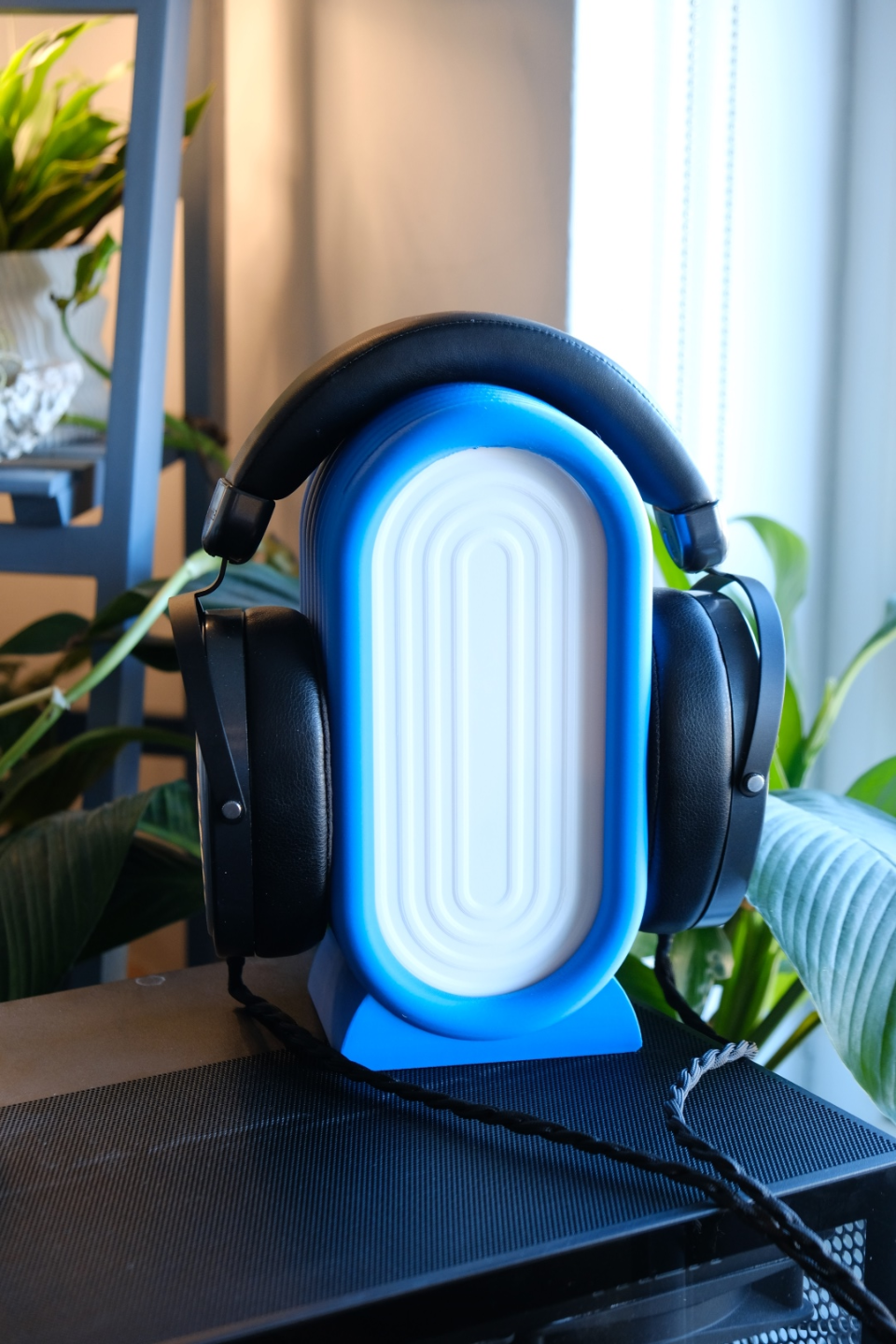 Headphone Stand, Ambient RGB Lamp, ArtDeco Headset Organizer, Minimalist Nightstand