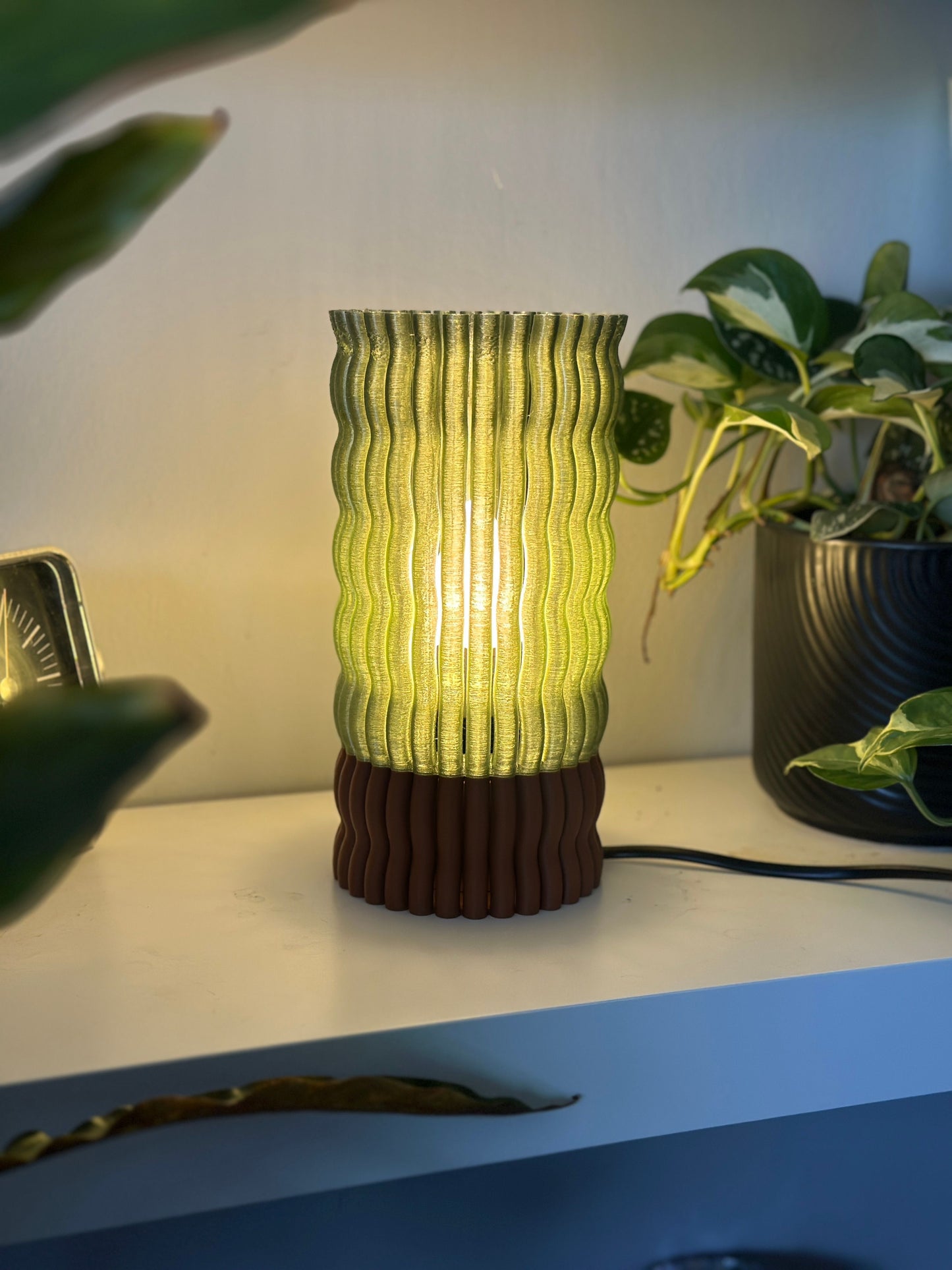 Elegant Pendant Light, Modern Undulating Column Illuminating, Stylish Bedside Dining Kitchen Accent, Contemporary Decor