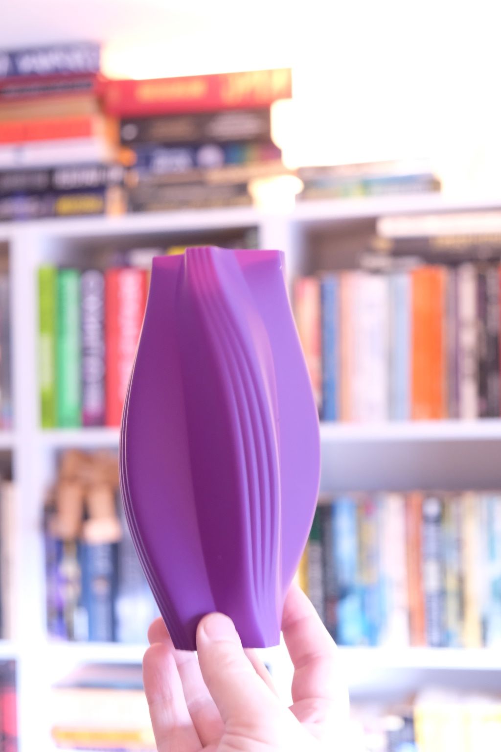 twist vase, spiral tabletop decor, minimalist bud holder, japandi statementpiece