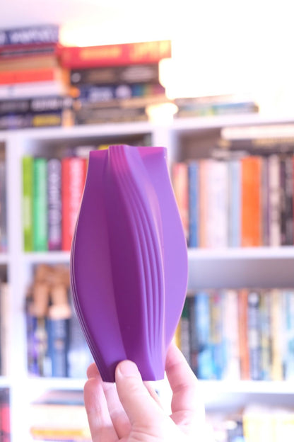 twist vase, spiral tabletop decor, minimalist bud holder, japandi statementpiece