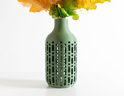 modern vase, minimalist Japandi, sculptural shelf decor, elegant bud arrangement