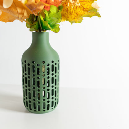 modern vase, minimalist Japandi, sculptural shelf decor, elegant bud arrangement