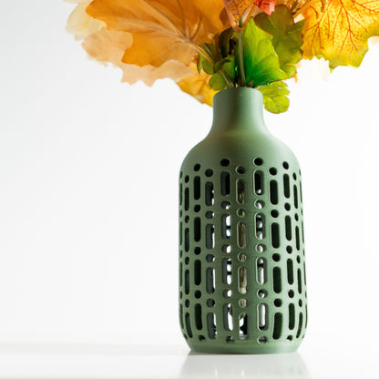 modern vase, minimalist Japandi, sculptural shelf decor, elegant bud arrangement