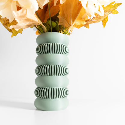 Minimalist Vase, Scandinavian Tabletop Botanical Container, Dried Stem Display, Elegant