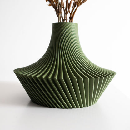 Modern Vase, Minimalist Sculptural Planter, Desk Decor, Flower Holder, Centerpiece