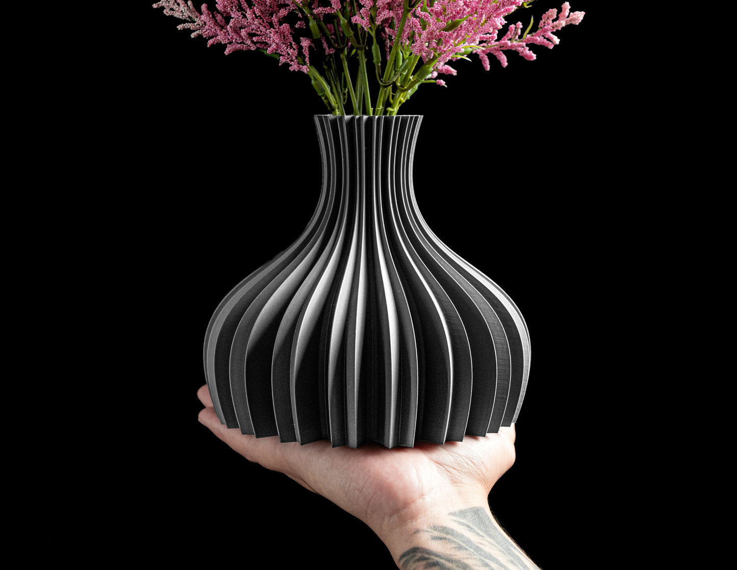 flower vase, ribbed vessel, minimalist tabletop accent, dried arrangement holder