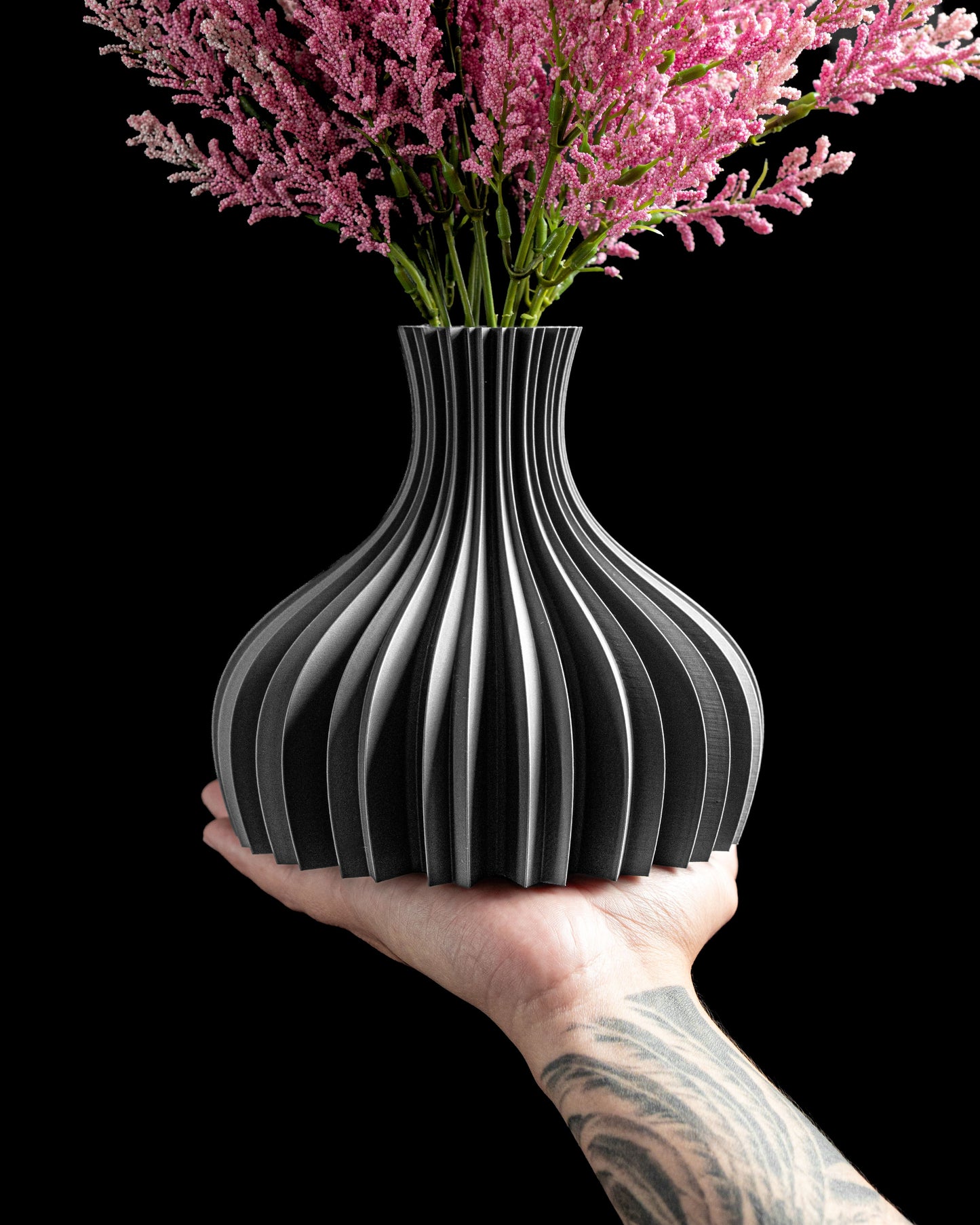 flower vase, ribbed vessel, minimalist tabletop accent, dried arrangement holder