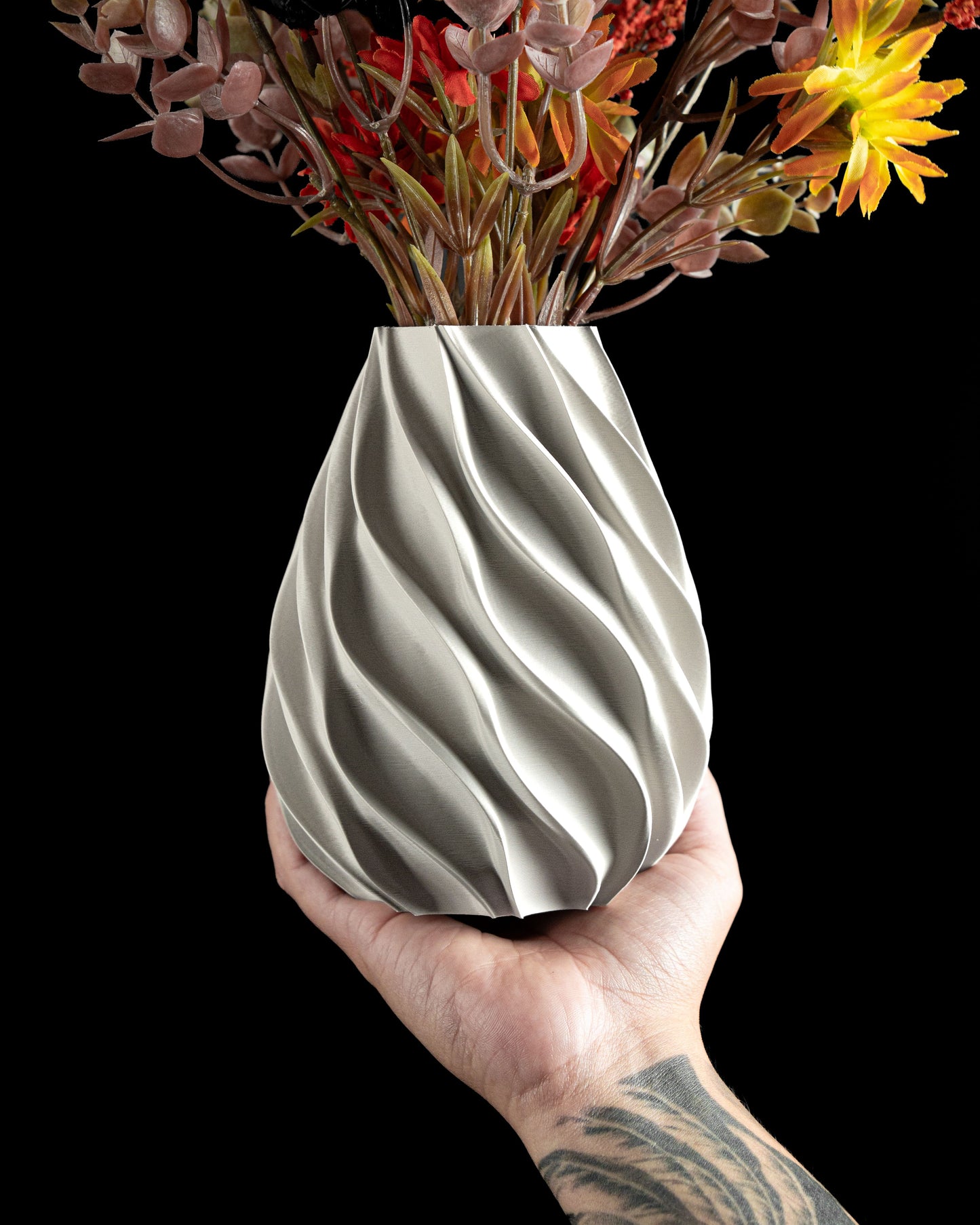 Twisted Vase, Contemporary Table Decor, Elegant Floral Holder, Workspace Mantelpiece
