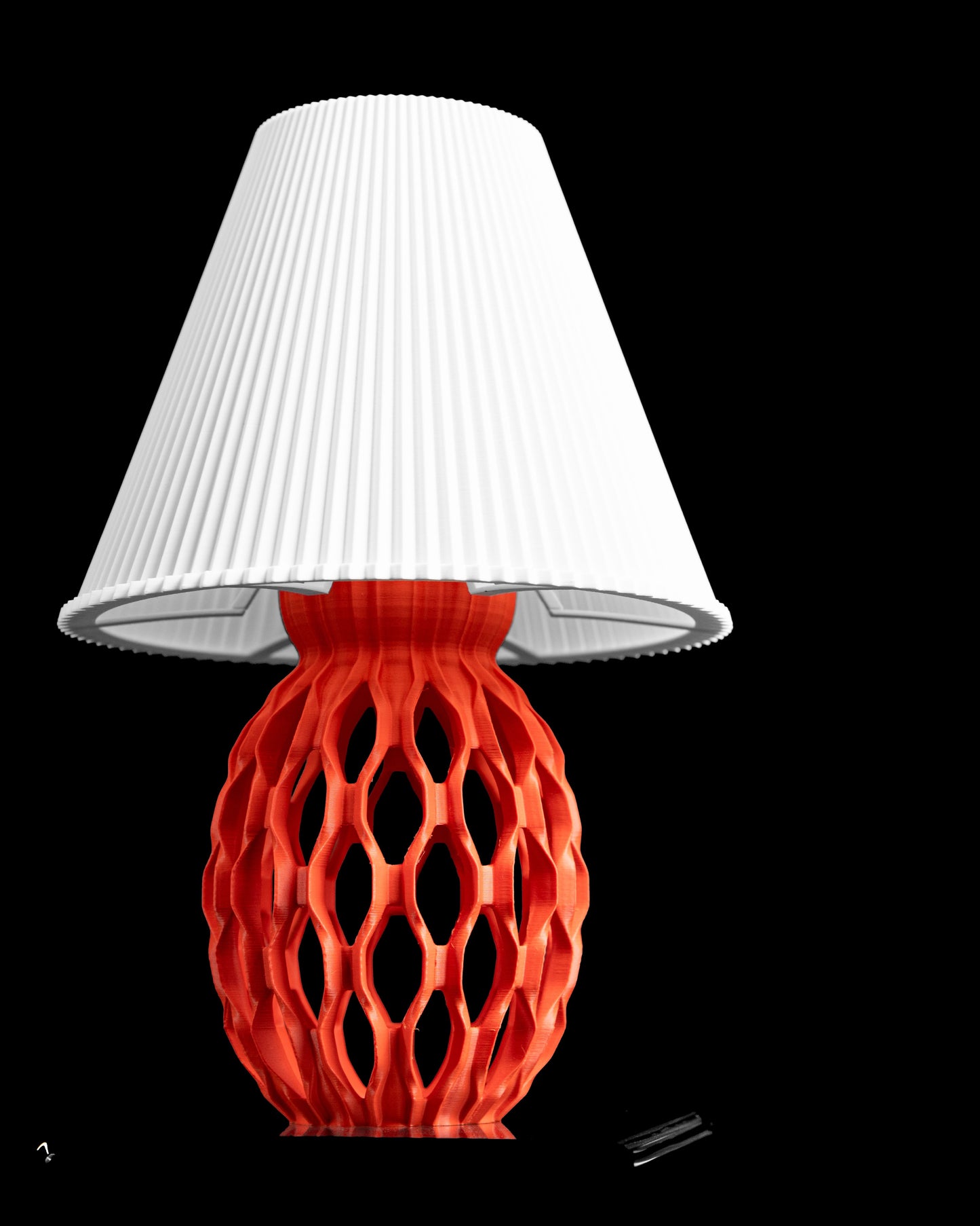 table lamp, sculptural chainshade bedside ambient luminaire midcentury scandinavian elegance