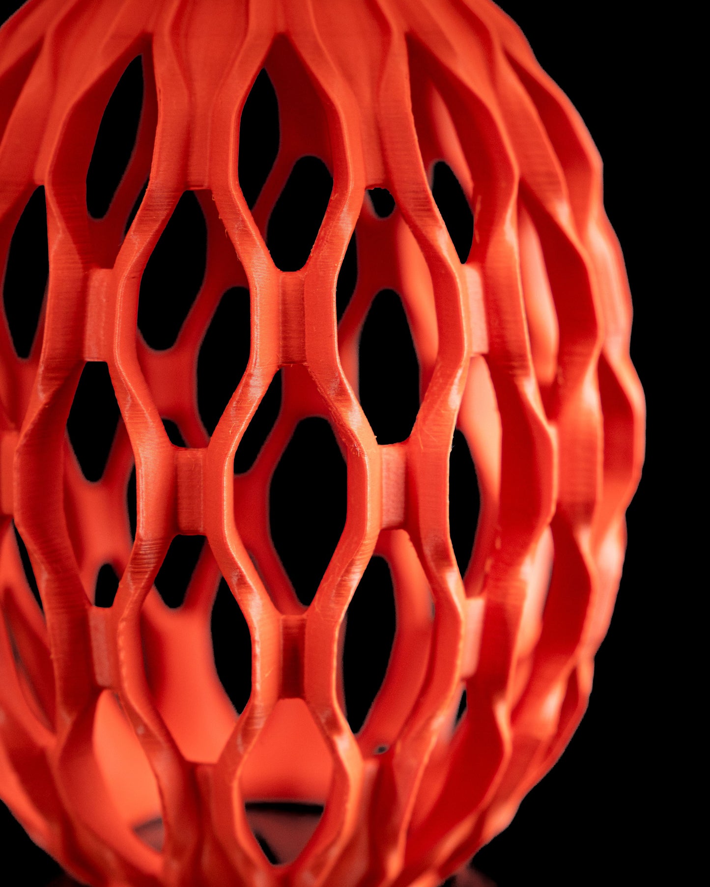 table lamp, sculptural chainshade bedside ambient luminaire midcentury scandinavian elegance