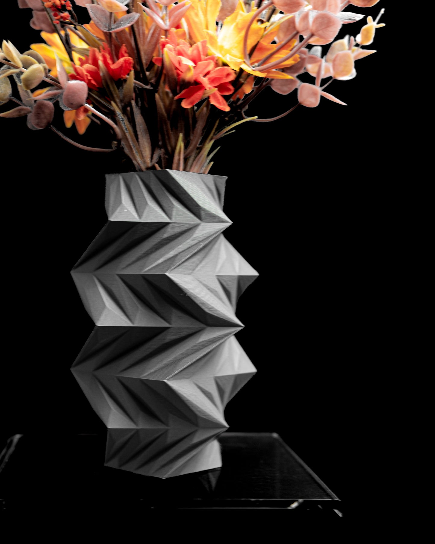 Modern Vase, Tabletop Planter, Sculptural Flower Holder, Minimalist Desk Accent.