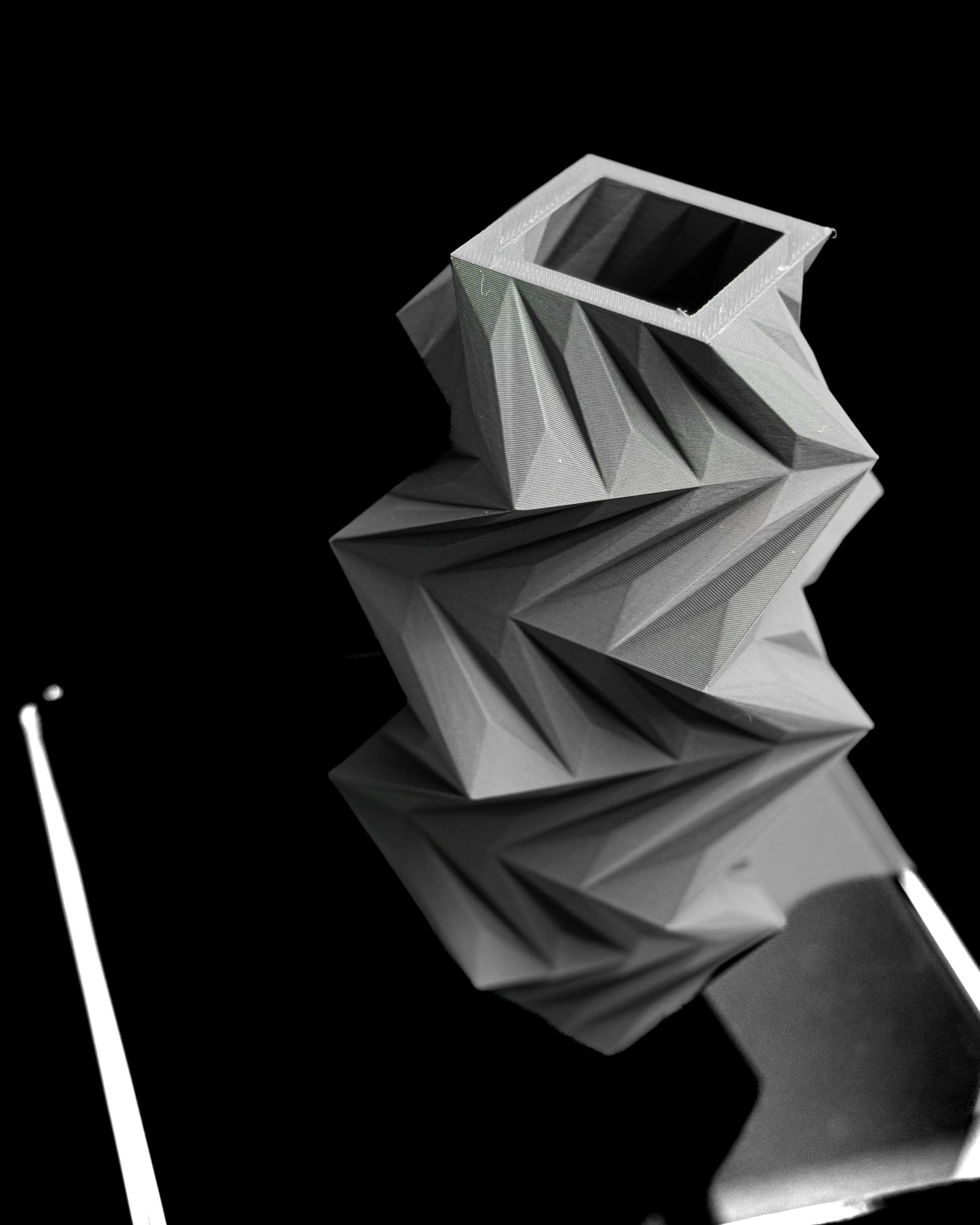 Modern Vase, Tabletop Planter, Sculptural Flower Holder, Minimalist Desk Accent.