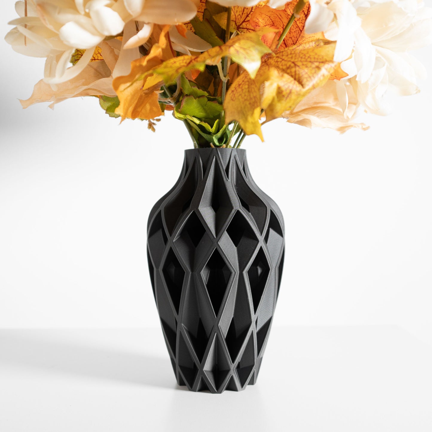 Minimalist Vase, Nordic Tabletop Flower Holder, Modern Mantelpiece Accent, Sculptural