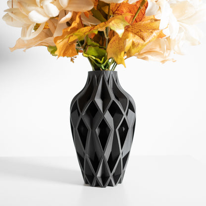 Minimalist Vase, Nordic Tabletop Flower Holder, Modern Mantelpiece Accent, Sculptural