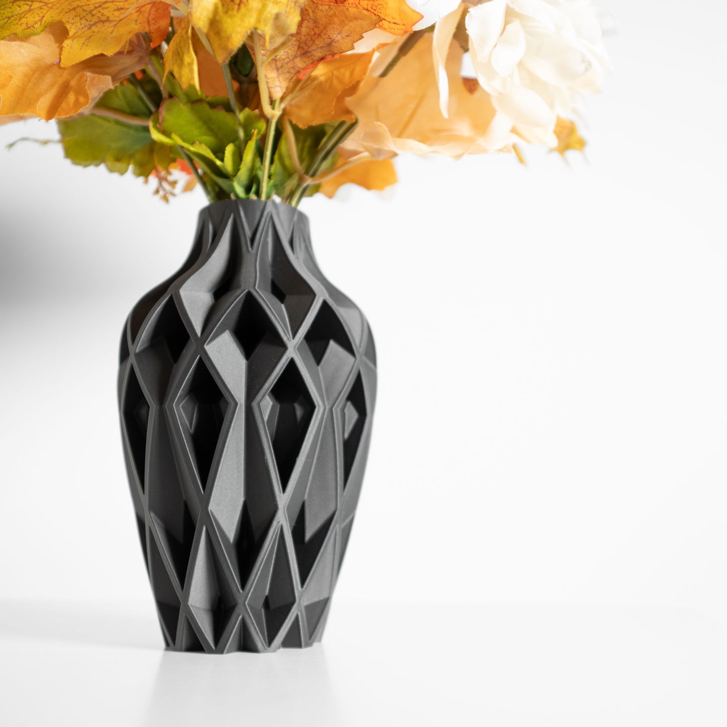 Minimalist Vase, Nordic Tabletop Flower Holder, Modern Mantelpiece Accent, Sculptural