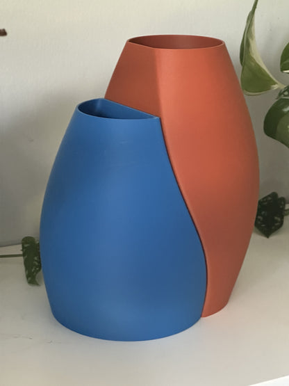Unique Interlocking Dual Vase Set, Stylish Organic Curved Vessels, Minimalist Japandi Tabletop-Ready Statement Pair
