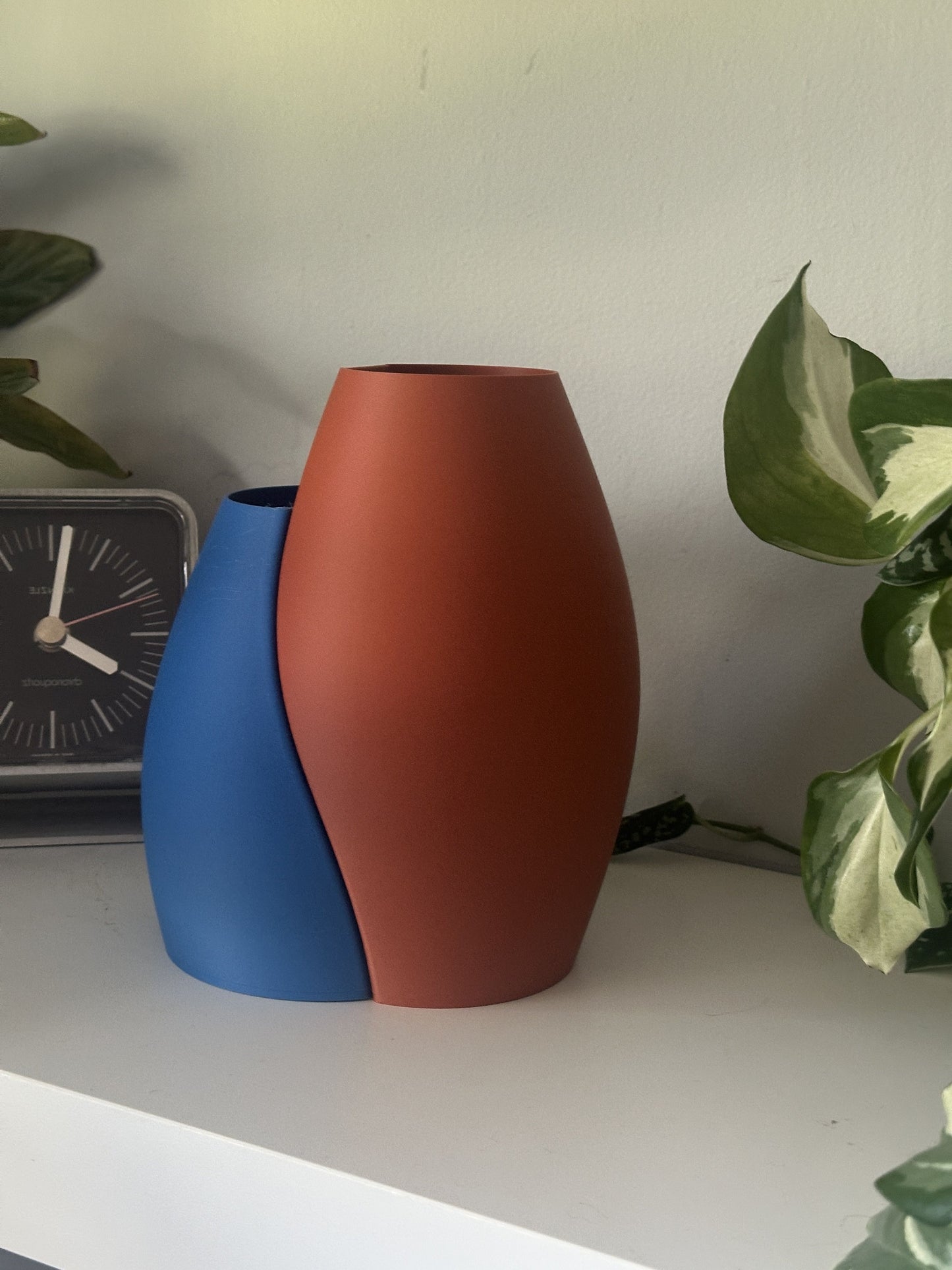 Unique Interlocking Dual Vase Set, Stylish Organic Curved Vessels, Minimalist Japandi Tabletop-Ready Statement Pair