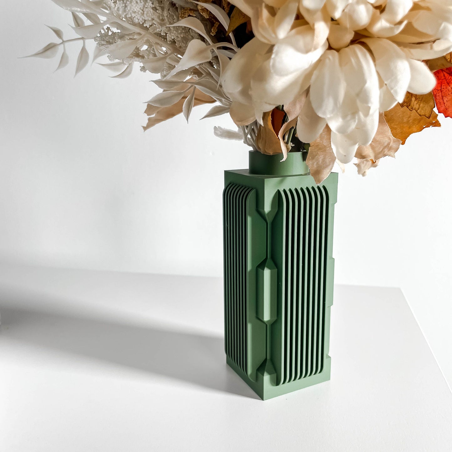 Sculptural Vase, Curved Ceramic Look Floral Holder Tabletop Display Contemporary