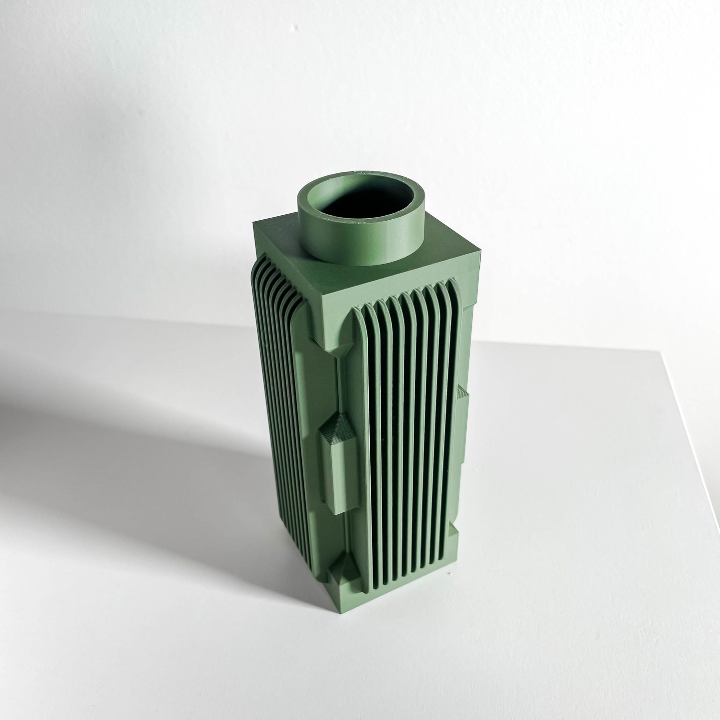 Sculptural Vase, Curved Ceramic Look Floral Holder Tabletop Display Contemporary