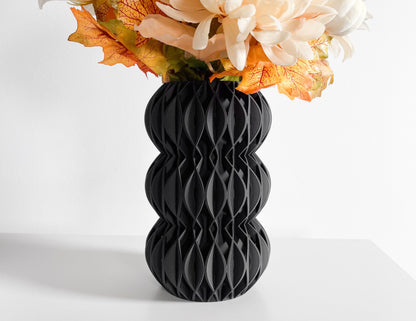 Modern Vase, Minimalist Organic Tabletop Accent, Nordic Sculptural Flower Holder