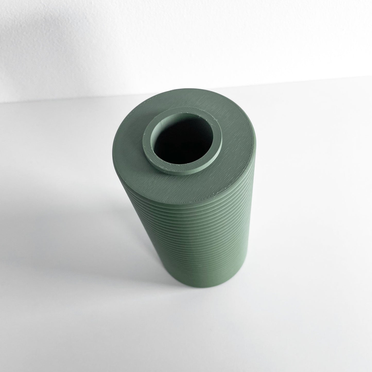 modern vase, minimalist tabletop accent, japandi floral display, versatile organizer