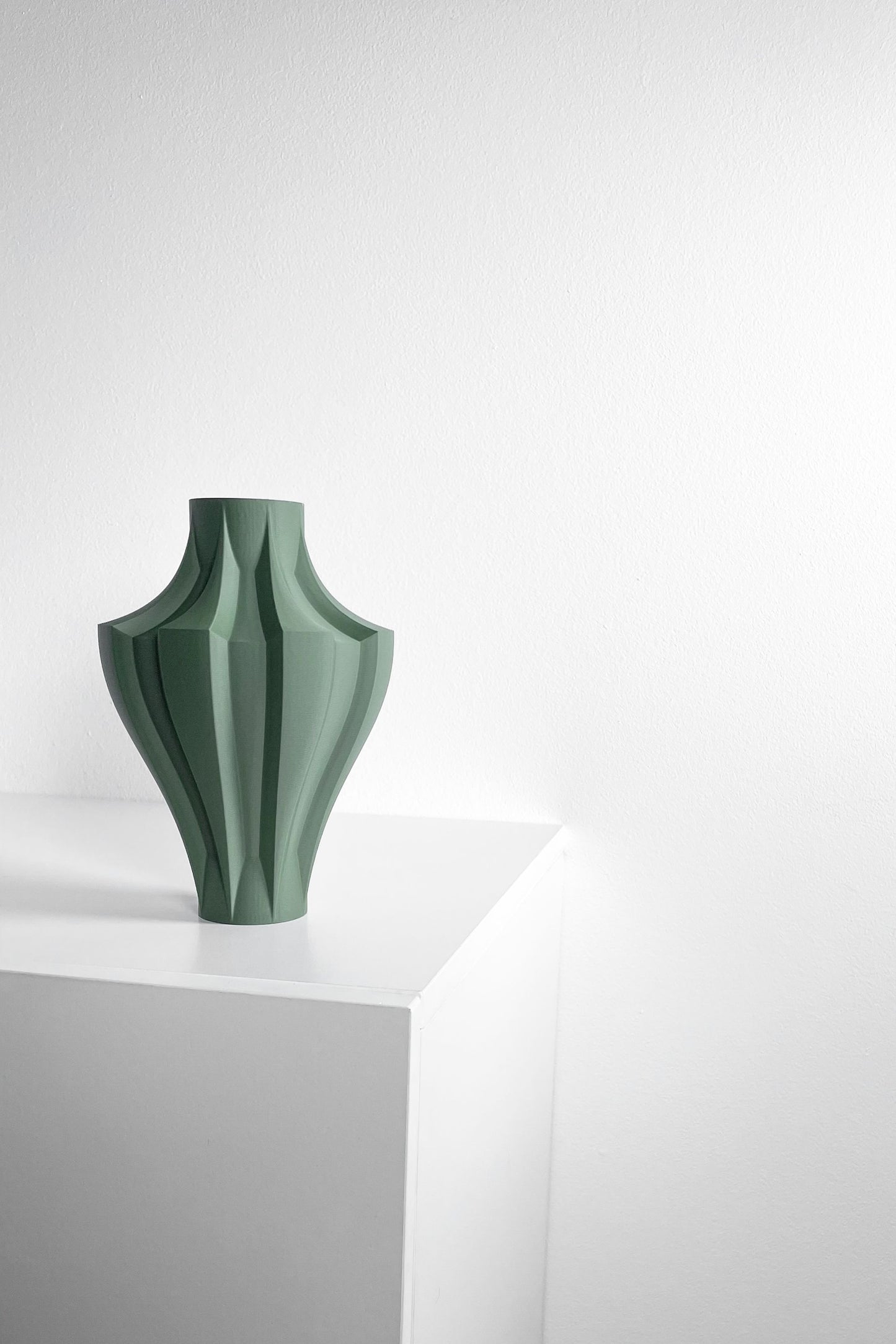Modern Vase, Nordic Minimalist Sculptural Tabletop Decoration, Elegant Flower Holder