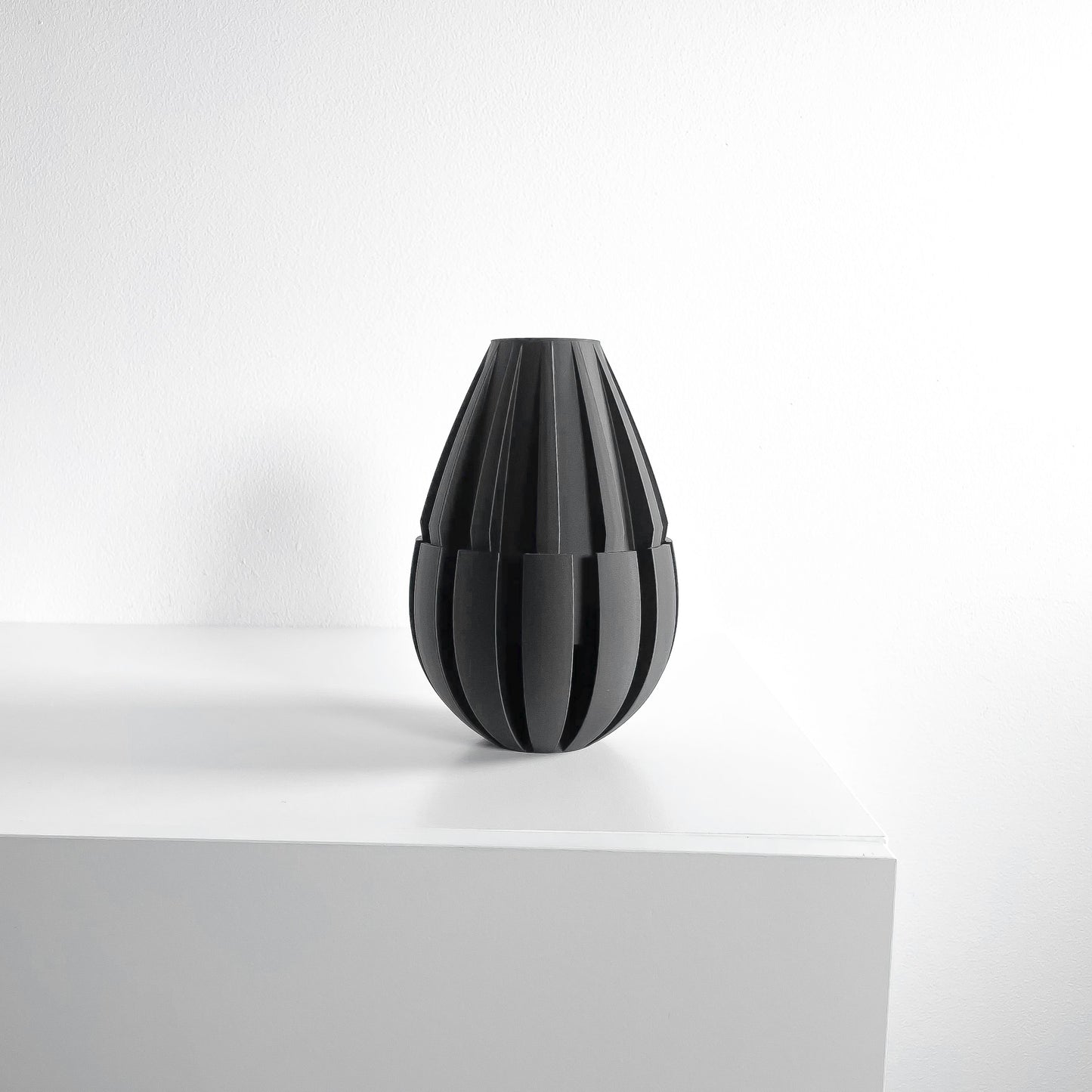 Modern Vase, Curved Statementpiece, Mantel Accent, Desk Centerpiece, Nordic Minimalist