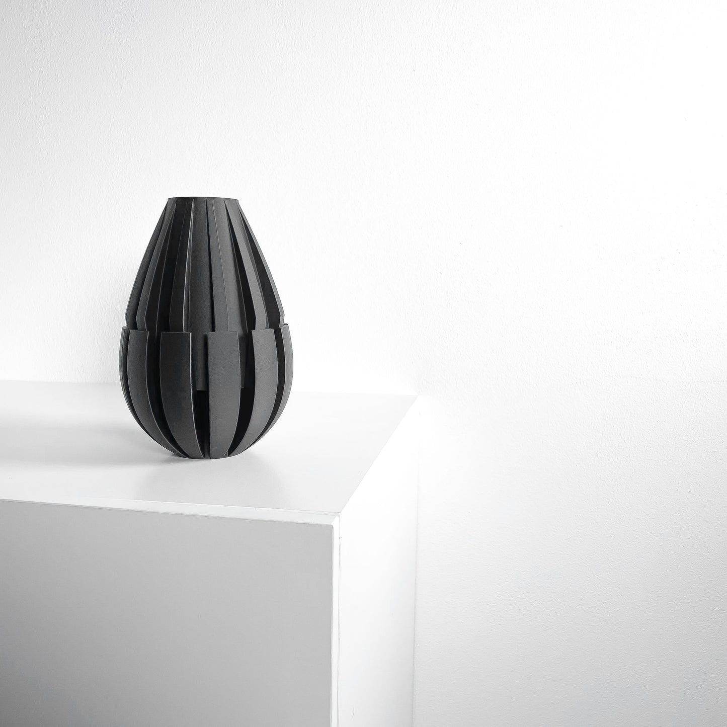 Modern Vase, Curved Statementpiece, Mantel Accent, Desk Centerpiece, Nordic Minimalist