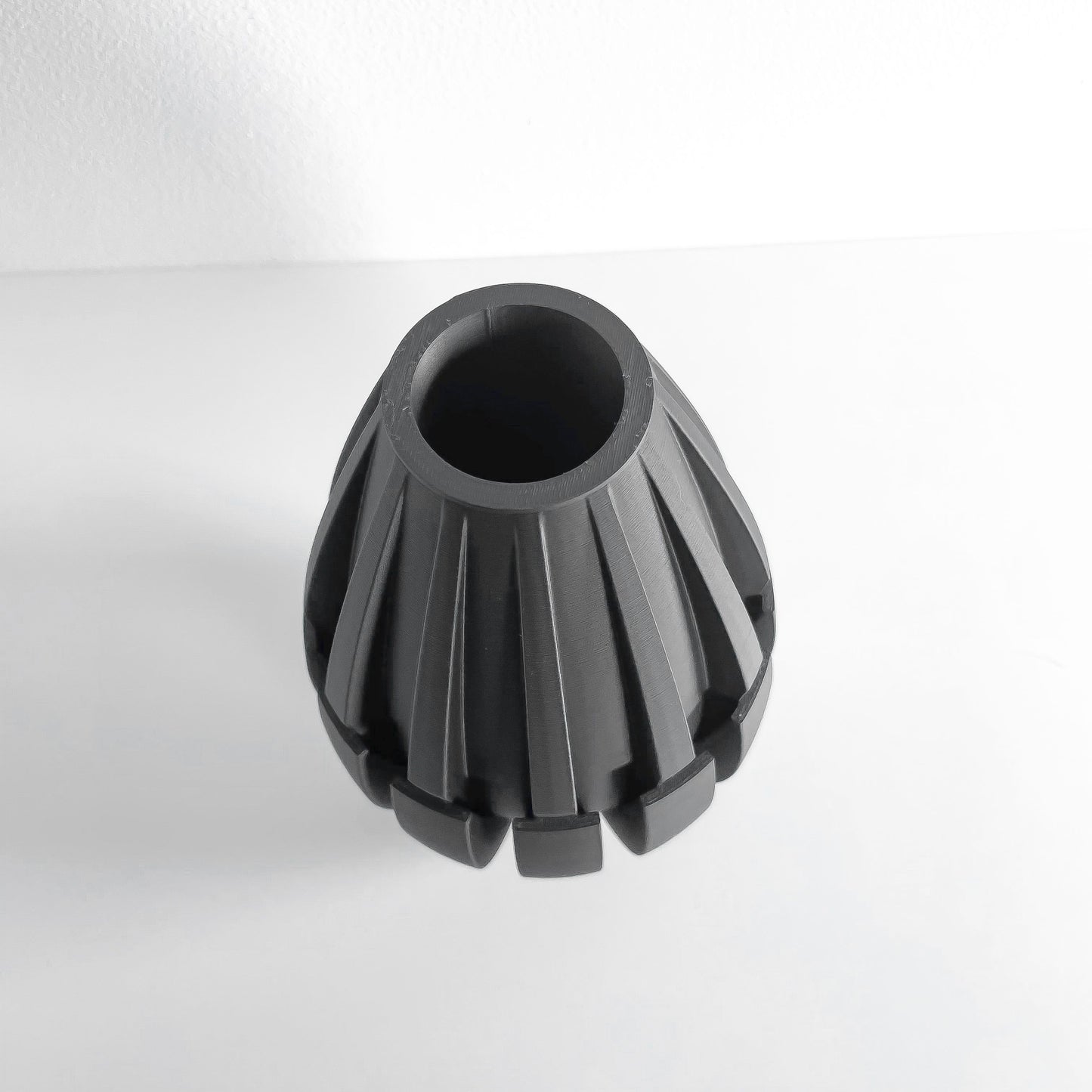 Modern Vase, Curved Statementpiece, Mantel Accent, Desk Centerpiece, Nordic Minimalist