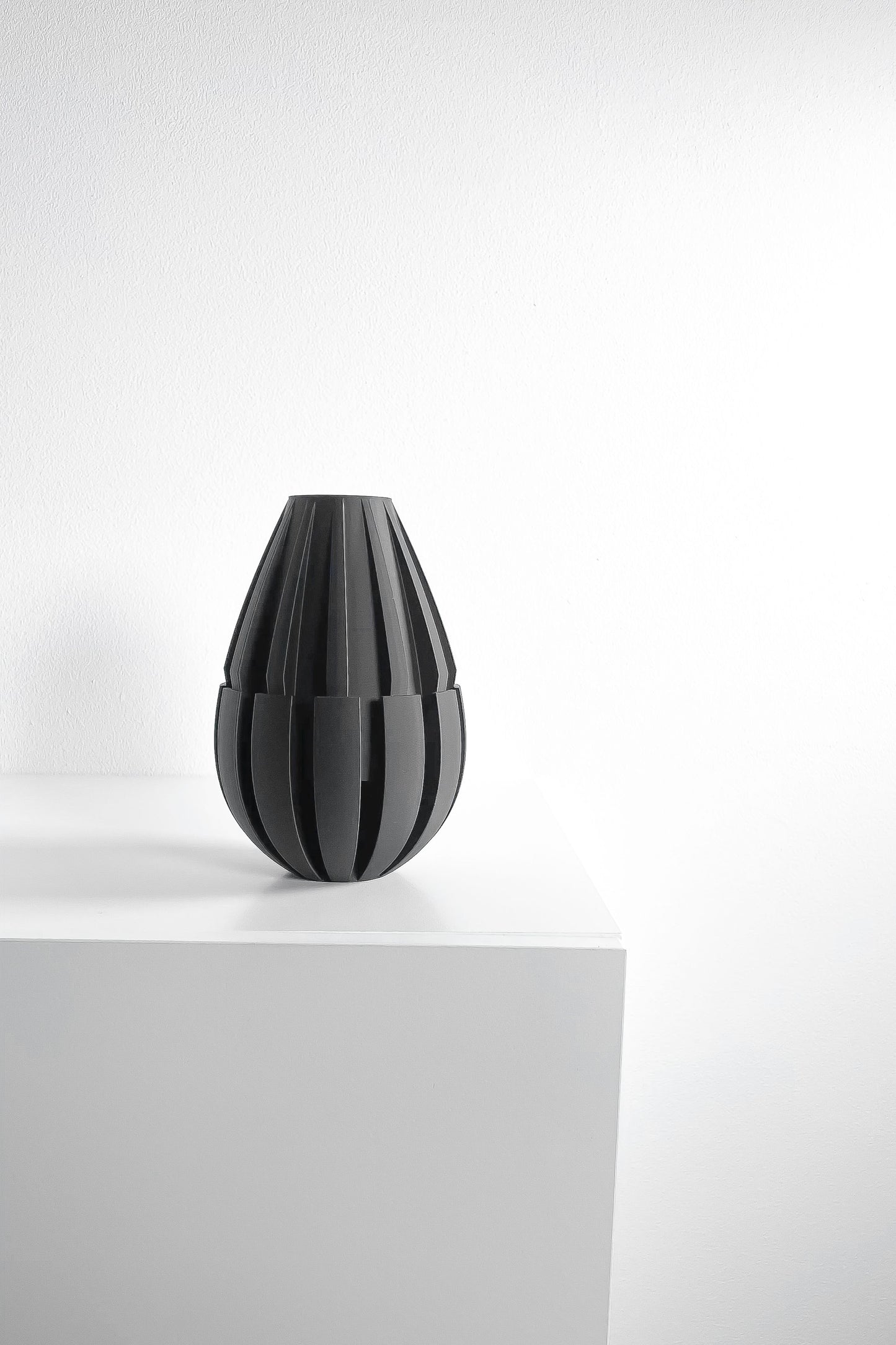 Modern Vase, Curved Statementpiece, Mantel Accent, Desk Centerpiece, Nordic Minimalist