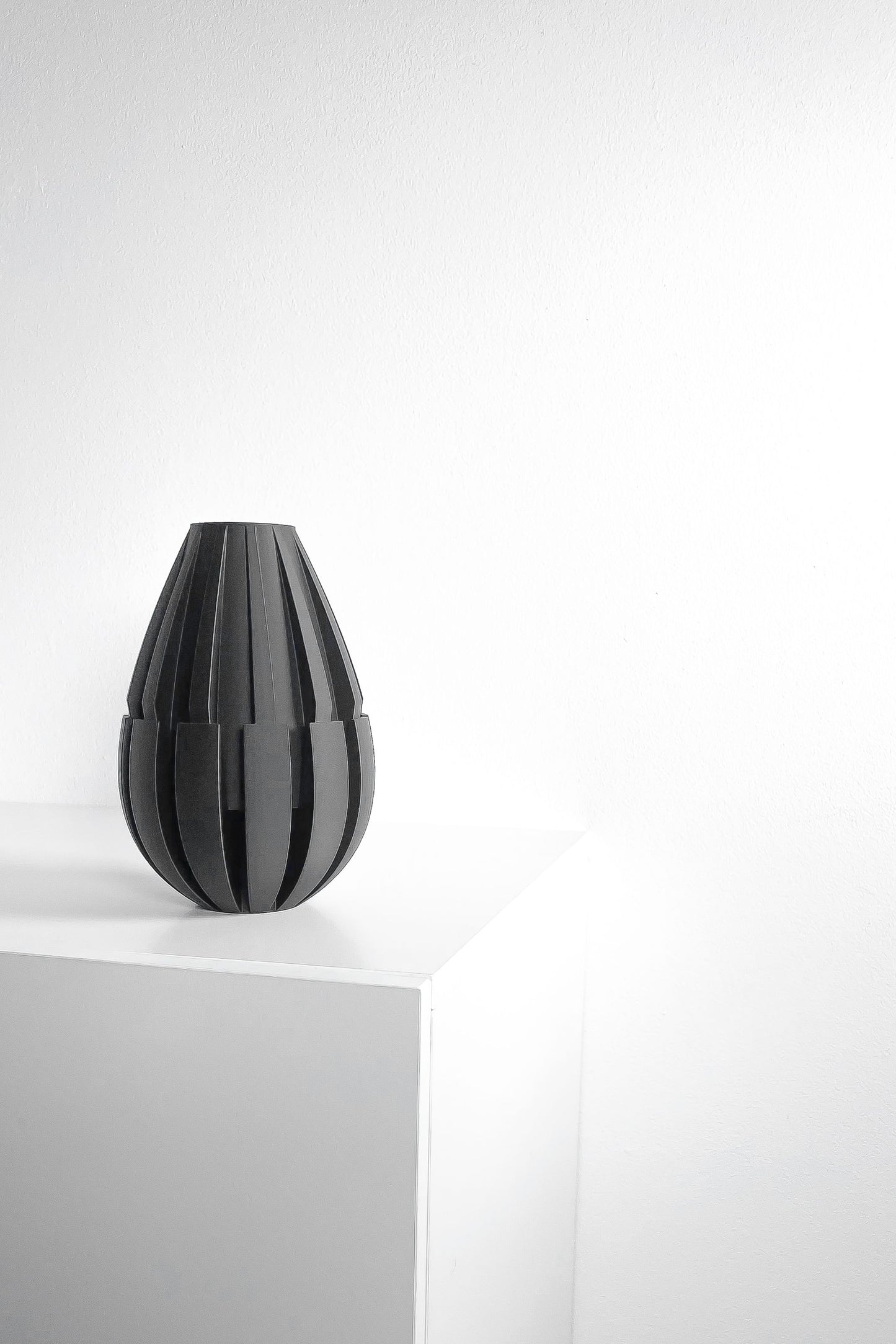 Modern Vase, Curved Statementpiece, Mantel Accent, Desk Centerpiece, Nordic Minimalist