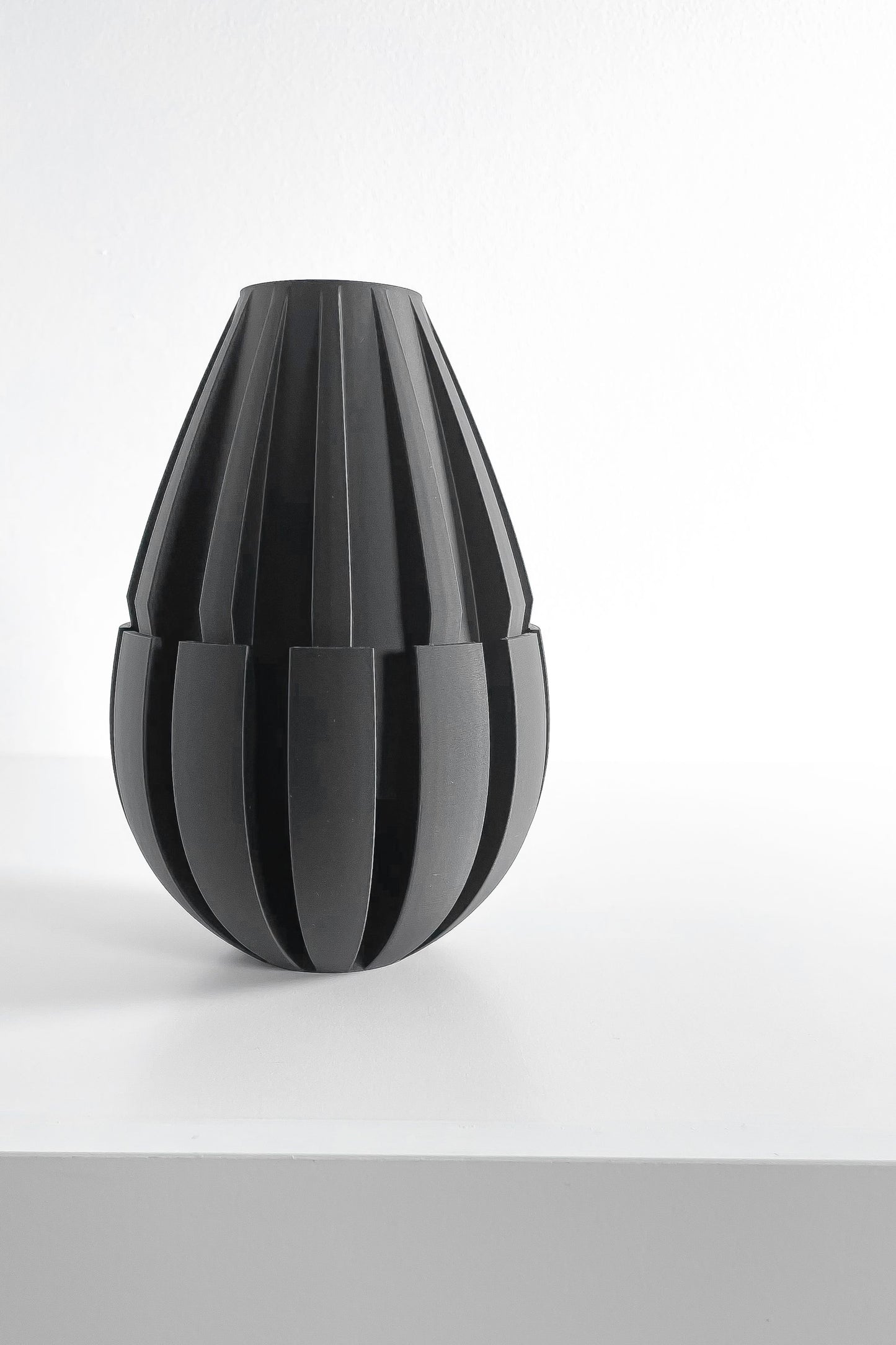 Modern Vase, Curved Statementpiece, Mantel Accent, Desk Centerpiece, Nordic Minimalist