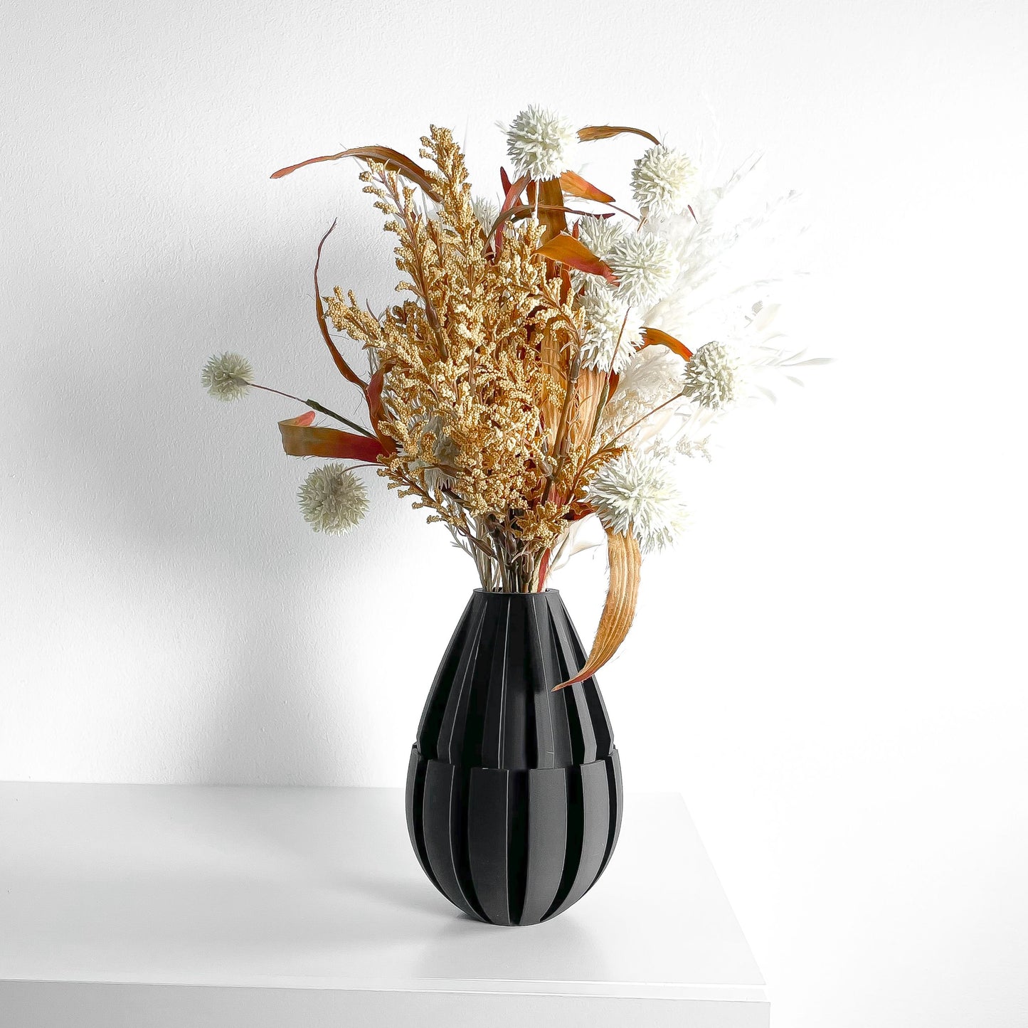 Modern Vase, Curved Statementpiece, Mantel Accent, Desk Centerpiece, Nordic Minimalist