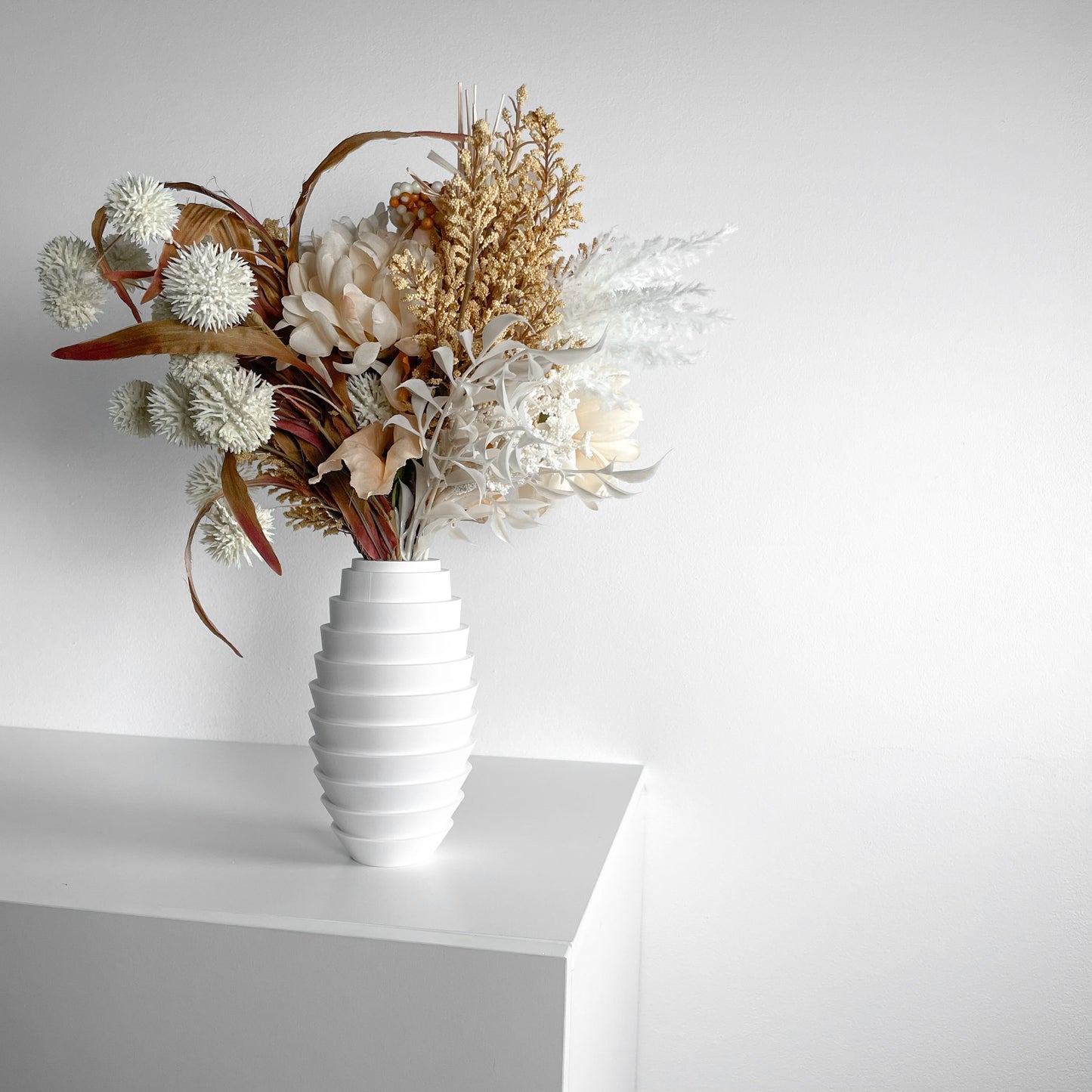 Tabletop Vase, Minimalist Japandi Accent, Modern Dining Centerpiece, Geometric Sculptural