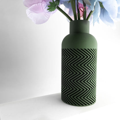 Geometric Vase, Modern Minimalist Tabletop Decor, Floral Display, Nordic Accent.