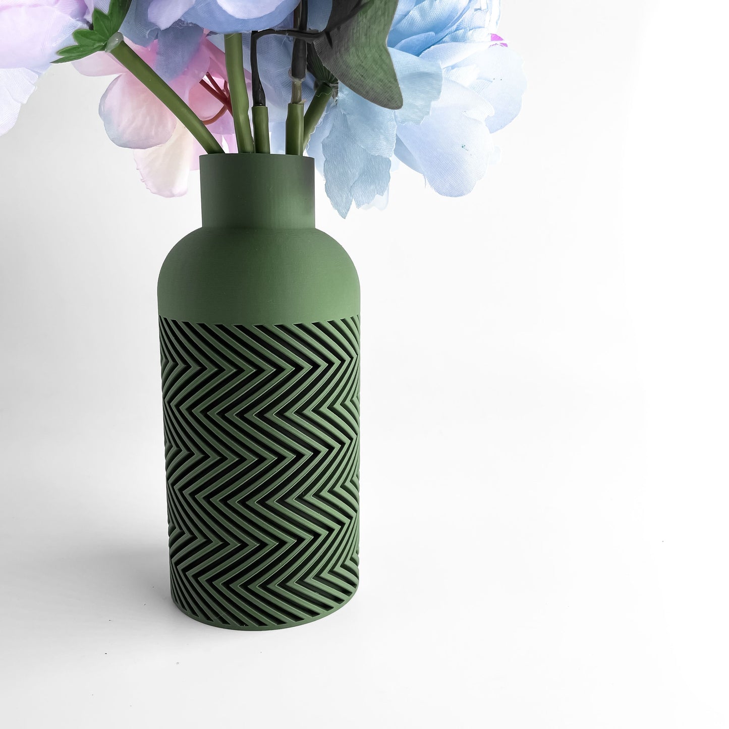 Geometric Vase, Modern Minimalist Tabletop Decor, Floral Display, Nordic Accent.