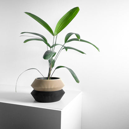 Geometric Artistic Planter Pot, Sculptural Succulent Vessel, Stylish Herb Container, Original Desk Accent, Nordic