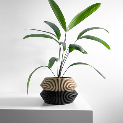 Geometric Artistic Planter Pot, Sculptural Succulent Vessel, Stylish Herb Container, Original Desk Accent, Nordic