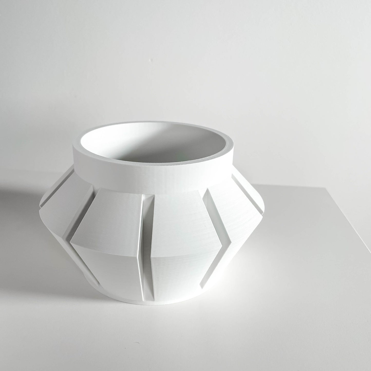 Planter Pot Sculptural Centerpiece, Indoor Succulent Herb Workspace Organizer Contemporary