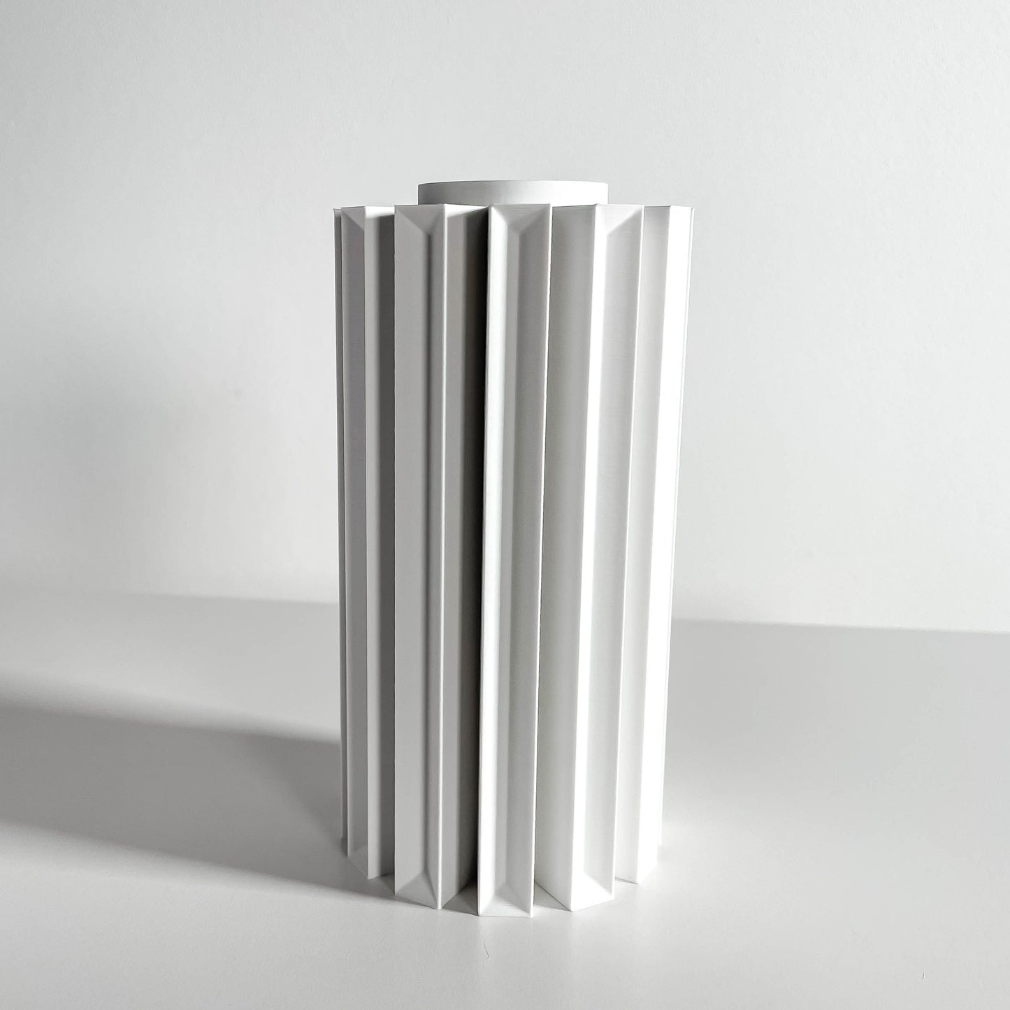 modern vase, contemporary minimalist decor, table centerpiece, sculptural flowerholder