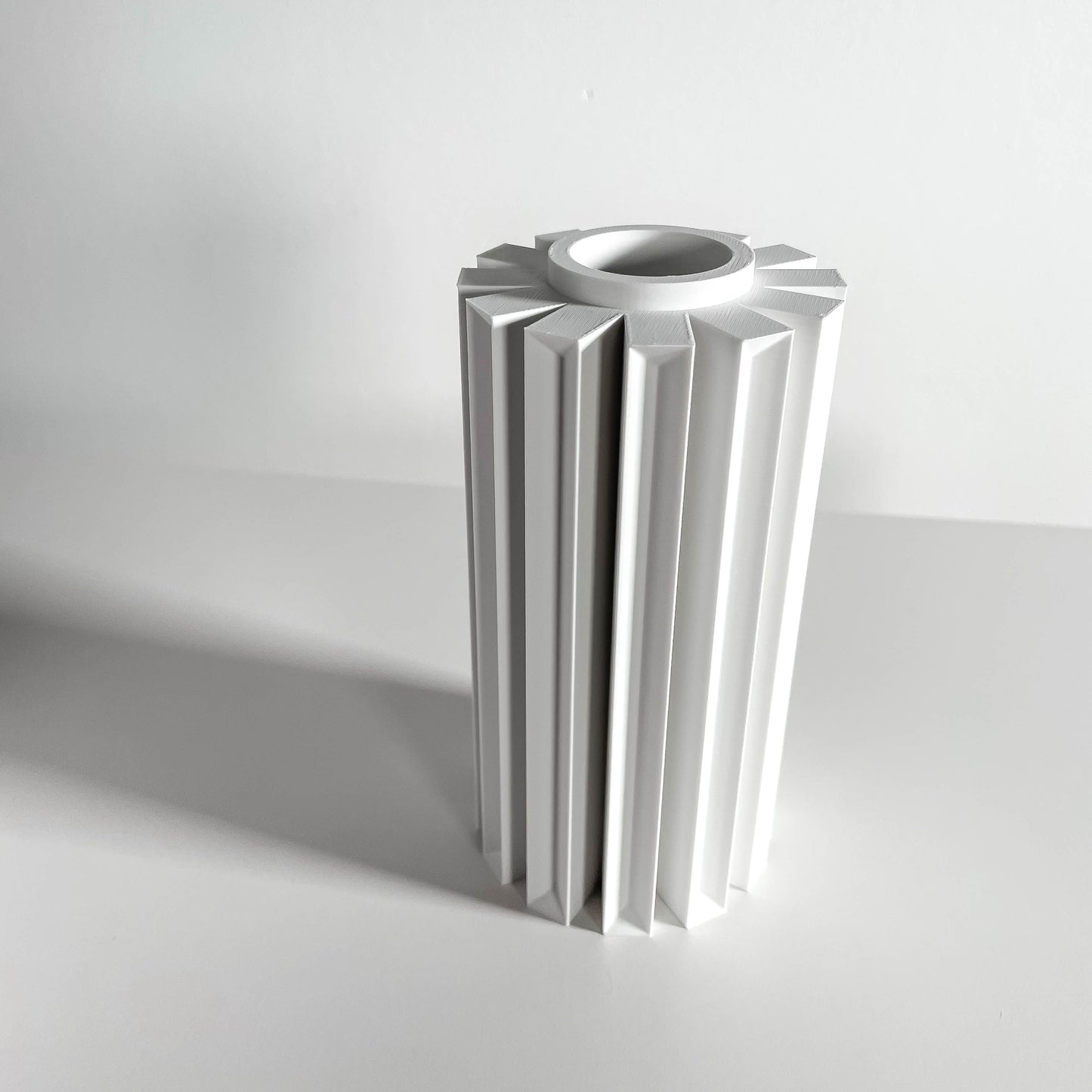 modern vase, contemporary minimalist decor, table centerpiece, sculptural flowerholder