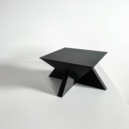 Plant Stand Pedestal, Sculptural Elevating Riser, 3D Printed Retro Decor, Quirky Minimalist Planter Display