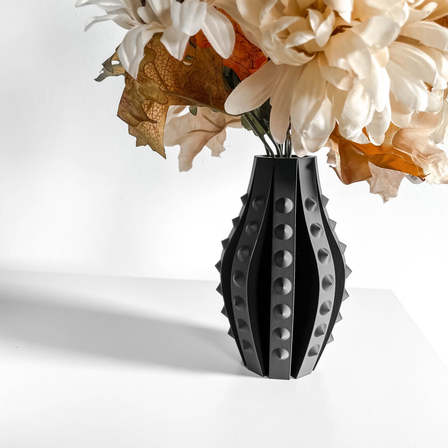 Modern Vase, Minimalist Sculptural Centerpiece, Contemporary Flower Holder, Desk Planter