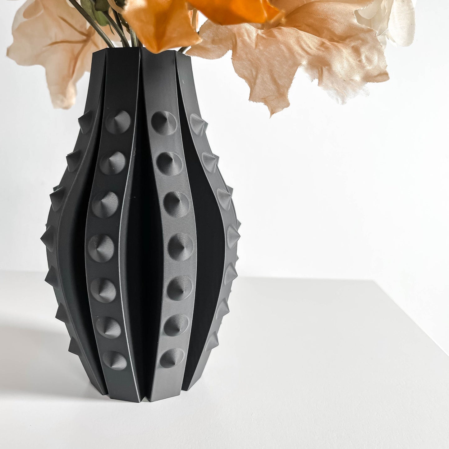 Modern Vase, Minimalist Sculptural Centerpiece, Contemporary Flower Holder, Desk Planter