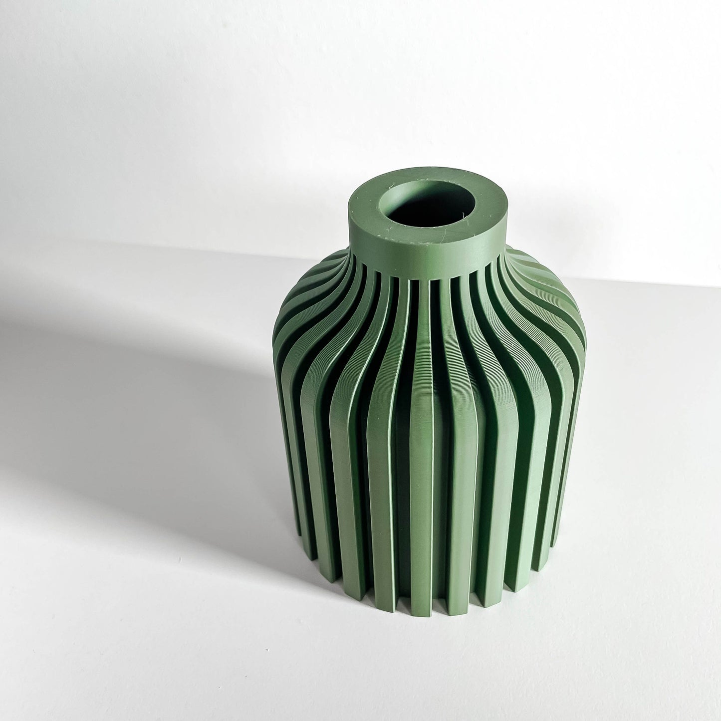 Table Vase, Contemporary Ripple Vessel, Dried Blooms Centerpiece, Mantelpiece Accent