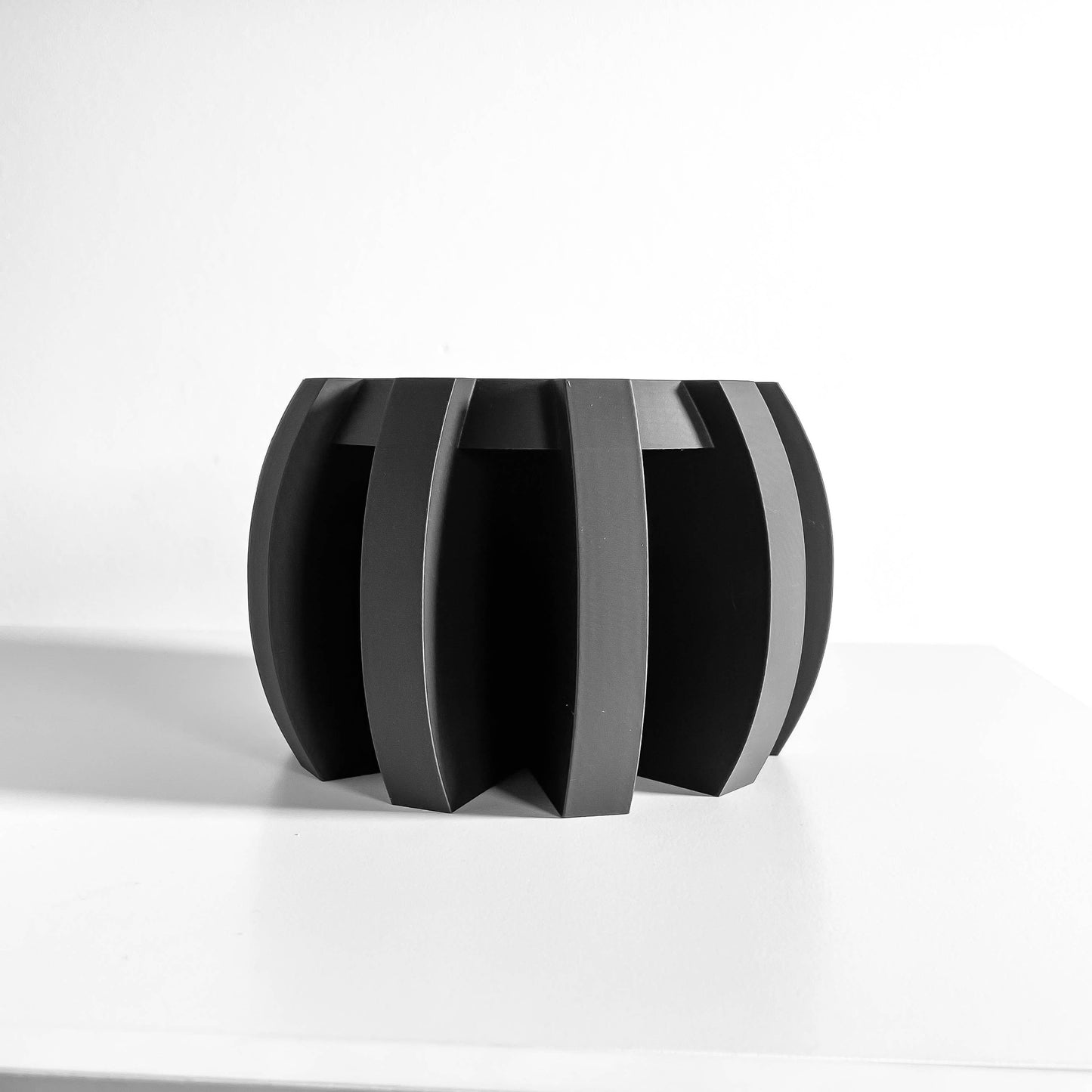 Retro Plant Stand, Sculptural Pedestal, Mid-Century Planter Display, 3D Printed, Floor or Desk