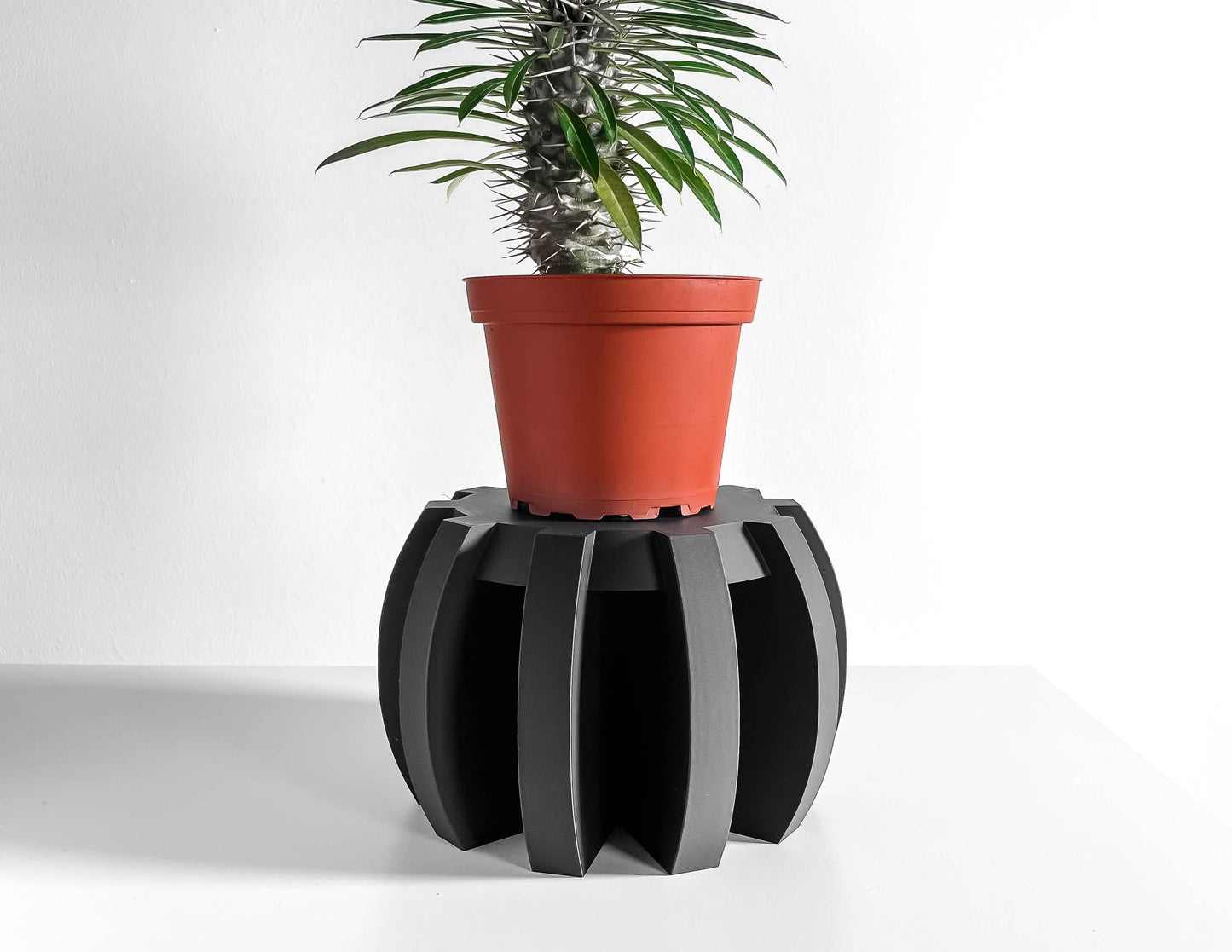 Retro Plant Stand, Sculptural Pedestal, Mid-Century Planter Display, 3D Printed, Floor or Desk