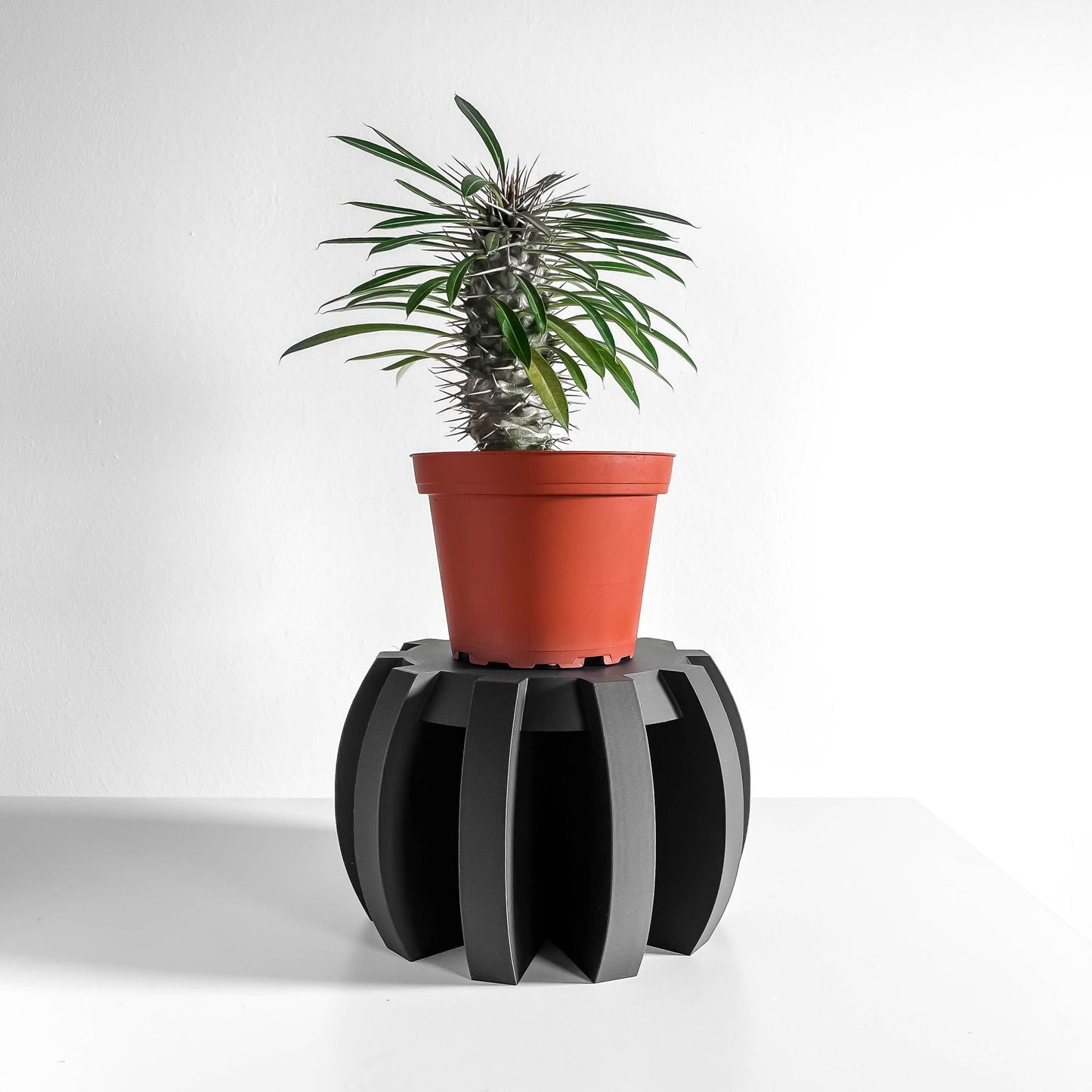 Retro Plant Stand, Sculptural Pedestal, Mid-Century Planter Display, 3D Printed, Floor or Desk