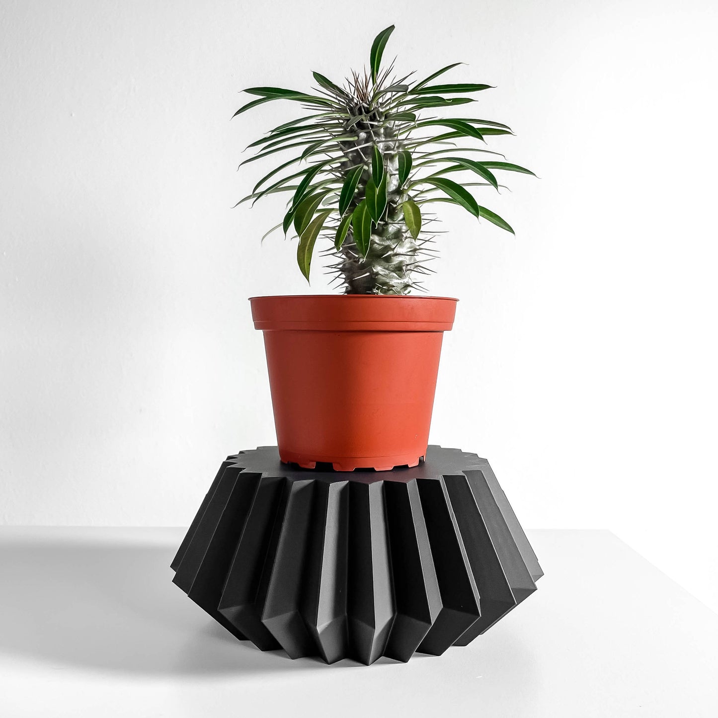 Modern Plant Stand Pedestal, Decorative Indoor Pot Riser, Sculptural Planter Showpiece, 3D Printed Accessories